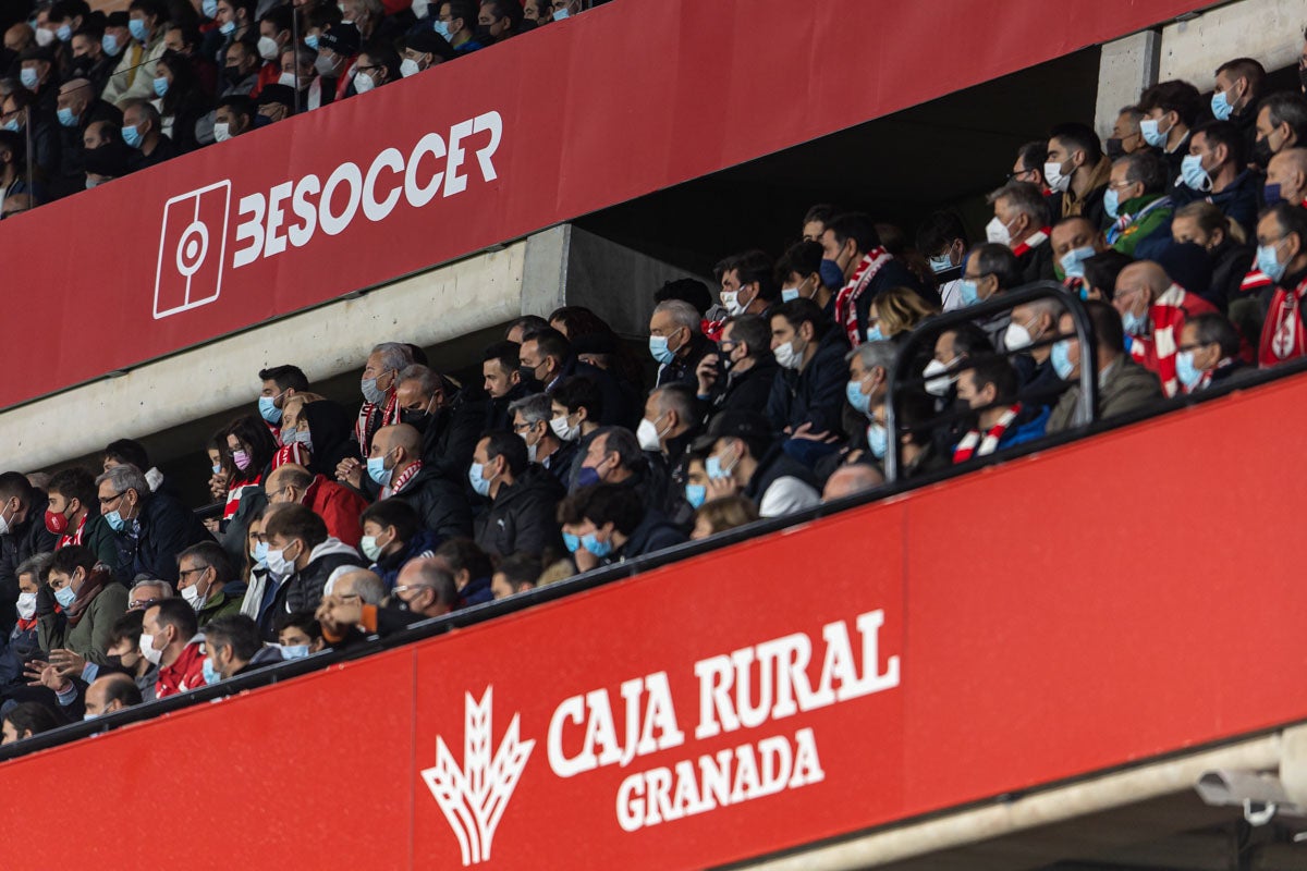 Fotos: Encuéntrate en la grada del Granada-Atlético de Madrid