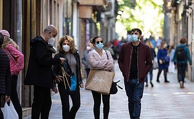 Andalucía suma la mayor cifra de casos desde enero y otros 14 fallecidos por covid