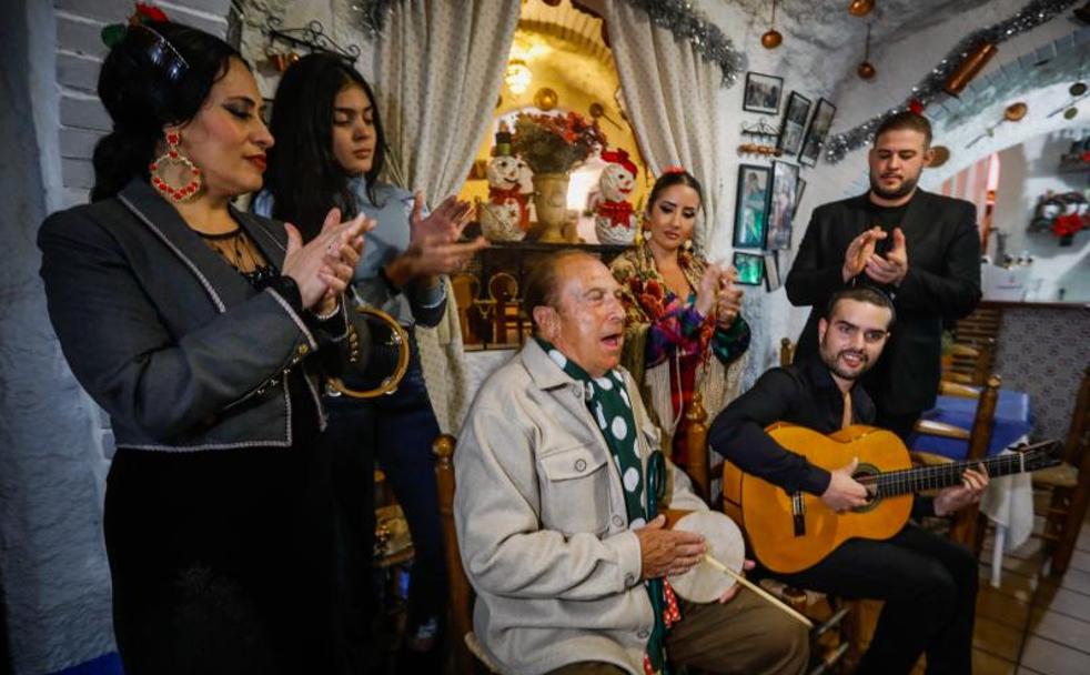 Nochebuena gitana en Granada: bacalao y villancicos 'picantes'