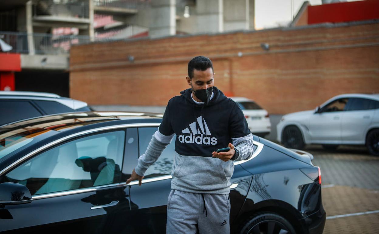 Ángel Montoro, al salir de su coche este miércoles. 