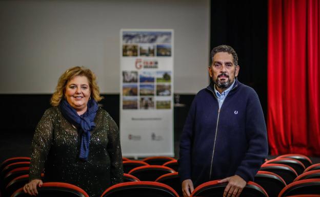 Fátima Gómez y Julio Grosso, en el teatro de Condes de Gabia .