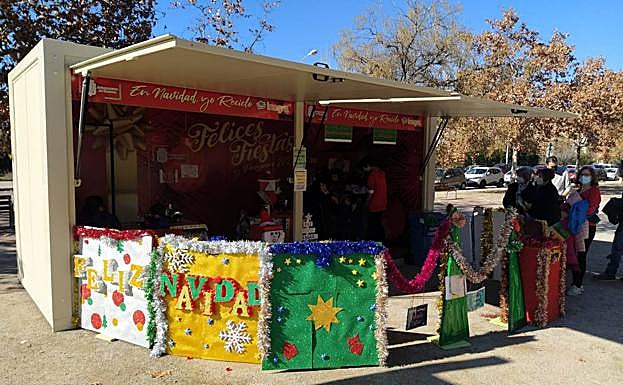 Uno de los dos puestos. 