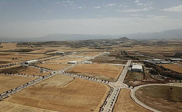 La ministra de Ciencia firmará el jueves en Granada un convenio del acelerador de partículas