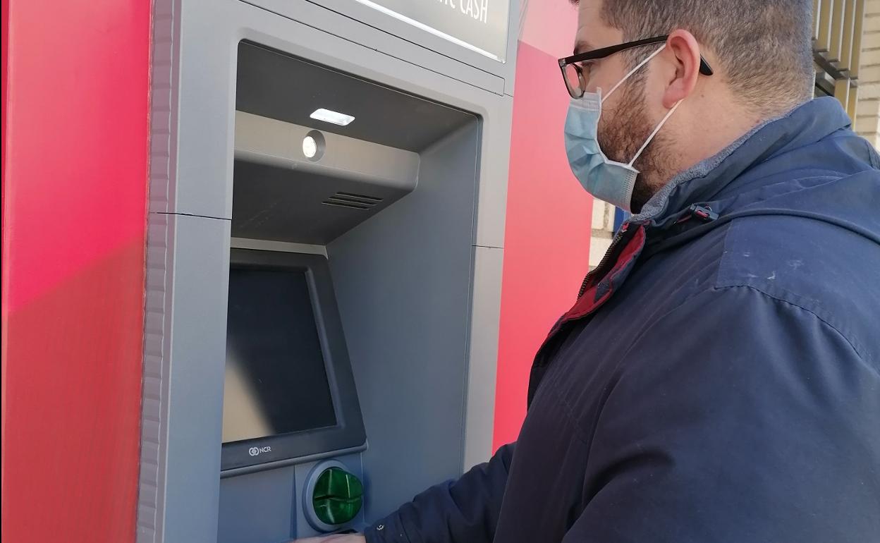 Provincia de Almería | Canjáyar | Correos instala un cajero automático en su oficina rural de Canjáyar