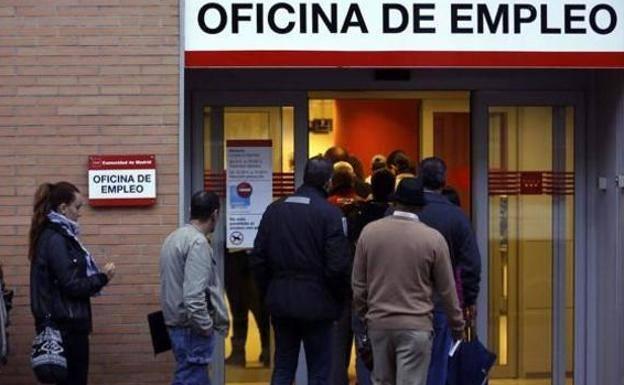 La ayuda del SEPE para personas desempleadas que han cotizado menos de un año