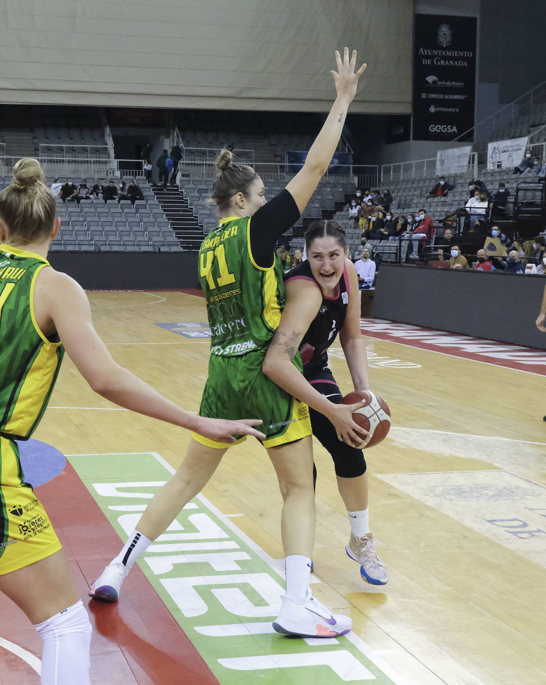 Shannon Coffee abandona el Manuela Fundación Raca por voluntad propia.