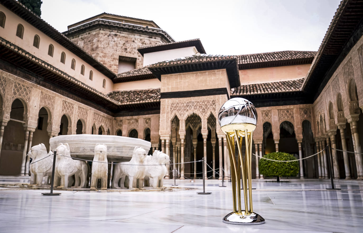 La Copa del Rey, en el Patio de los Leones de la Alhambra. 