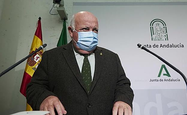 El consejero de Salud, Jesús Aguirre.