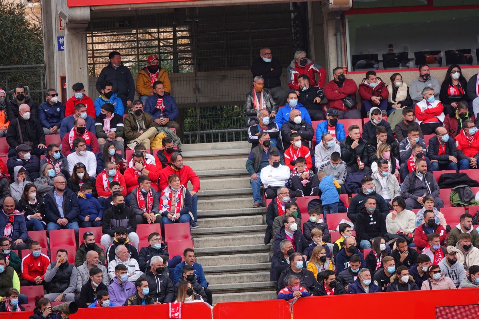 ¿Has estado en el partido entre Granada y Osasuna? Aquí puedes verte en tu localidad