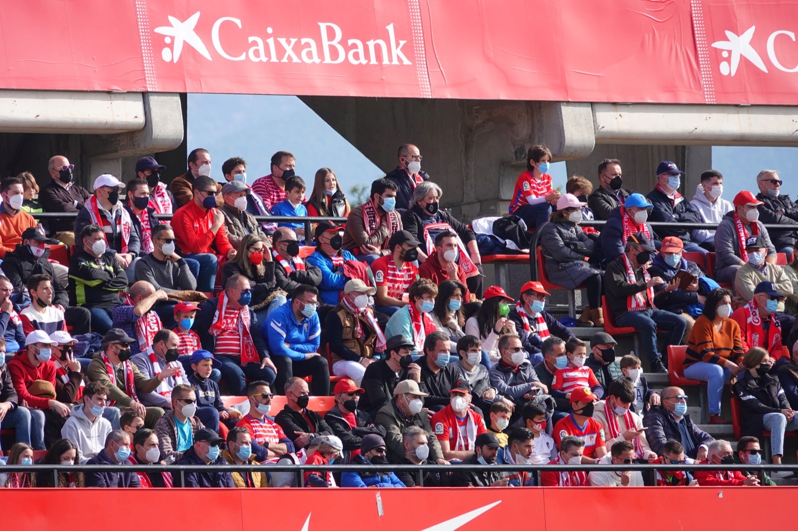¿Has estado en el partido entre Granada y Osasuna? Aquí puedes verte en tu localidad