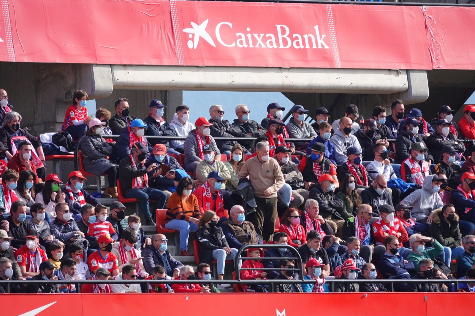 ¿Has estado en el partido entre Granada y Osasuna? Aquí puedes verte en tu localidad