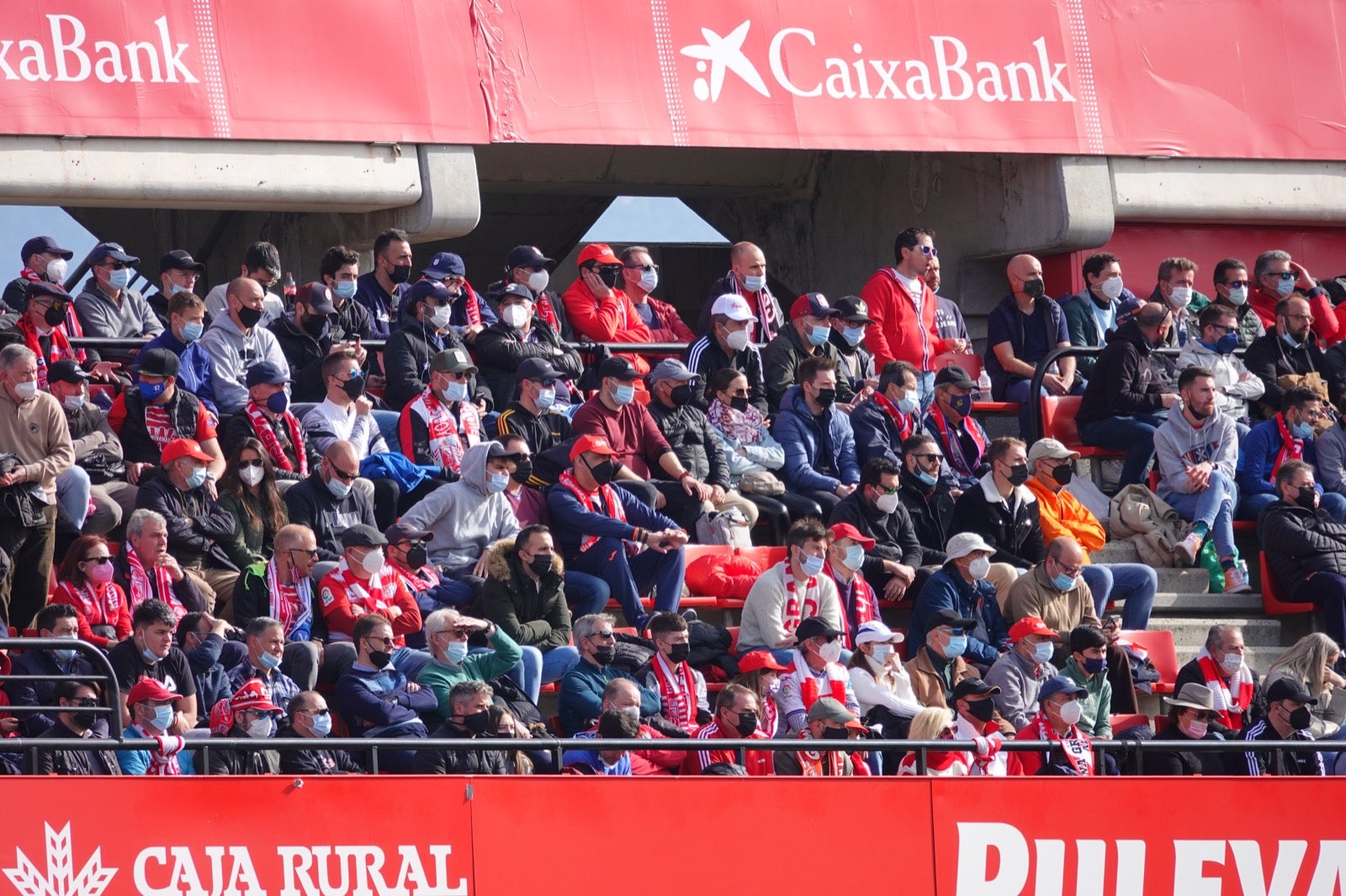 ¿Has estado en el partido entre Granada y Osasuna? Aquí puedes verte en tu localidad