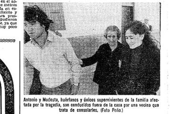 Imagen principal - IDEAL se hizo eco el 1 de diciembre de 1981 del atropello mortal de la madre y el hermano de Modesta. 