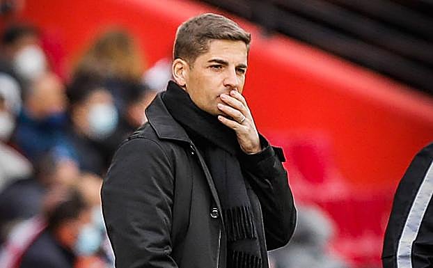 Robert Moreno: «El partido no ha ido por donde nosotros habíamos planteado y su gol nos ha hecho daño»