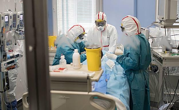 Los hospitales de Granada trataron el año pasado a 4.700 pacientes con secuelas del covid