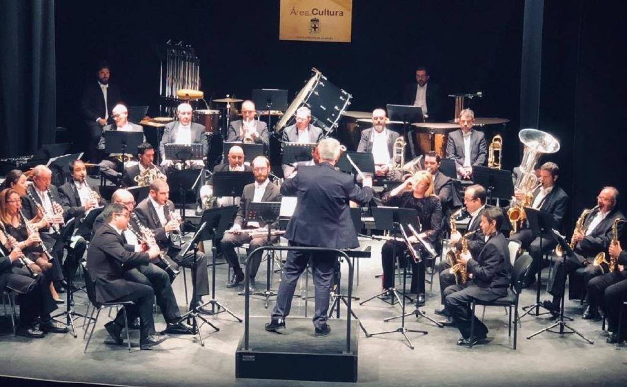 Cultura en Almería | Música | La Banda Municipal retoma el programa de 'God Save The Queen' rozando el lleno del Auditorio