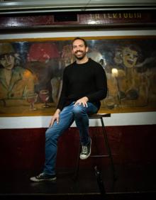 Imagen secundaria 2 - Manuel González, monologuista científico e inventor de la astrocopla. 