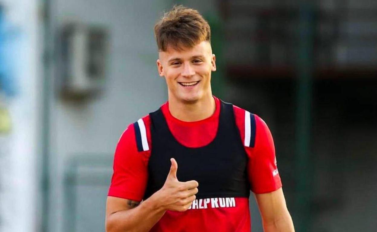 Njegos Petrovic, en un entrenamiento con el Estrella Roja. 