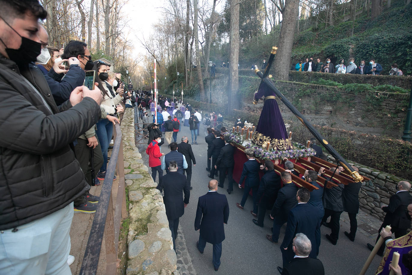 La Borriquilla y el Nazareno, por las calles de Granada.