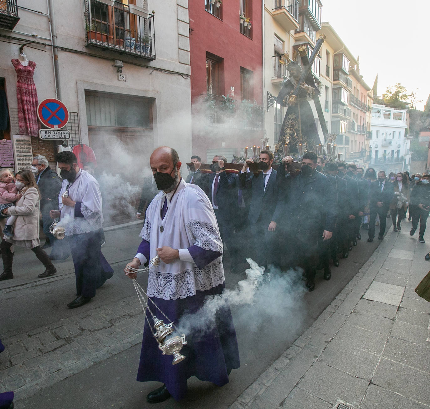 La Borriquilla y el Nazareno, por las calles de Granada.