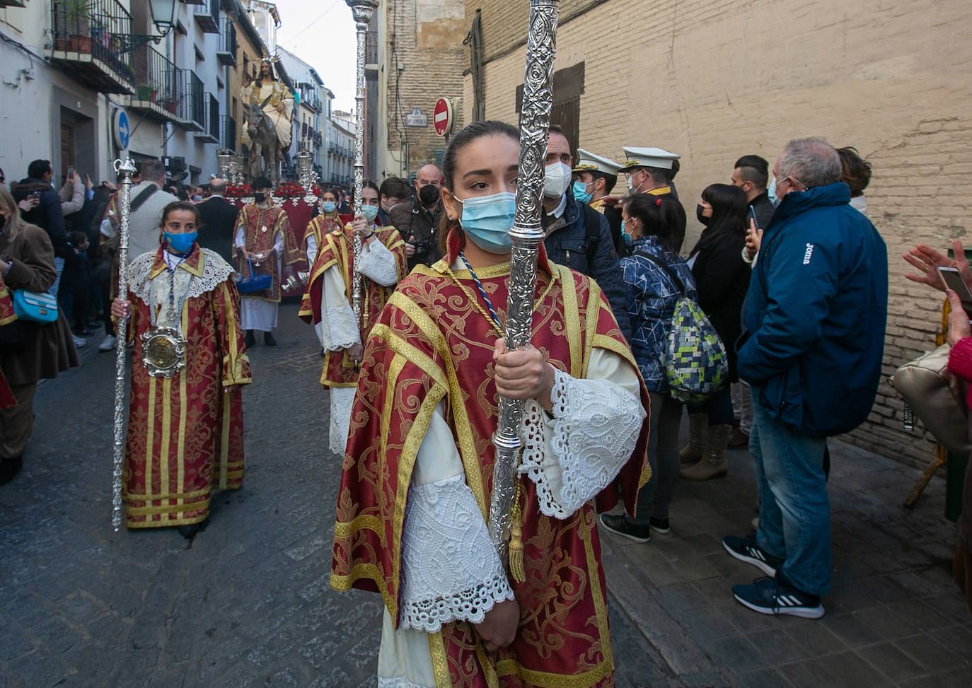 La Borriquilla y el Nazareno, por las calles de Granada.