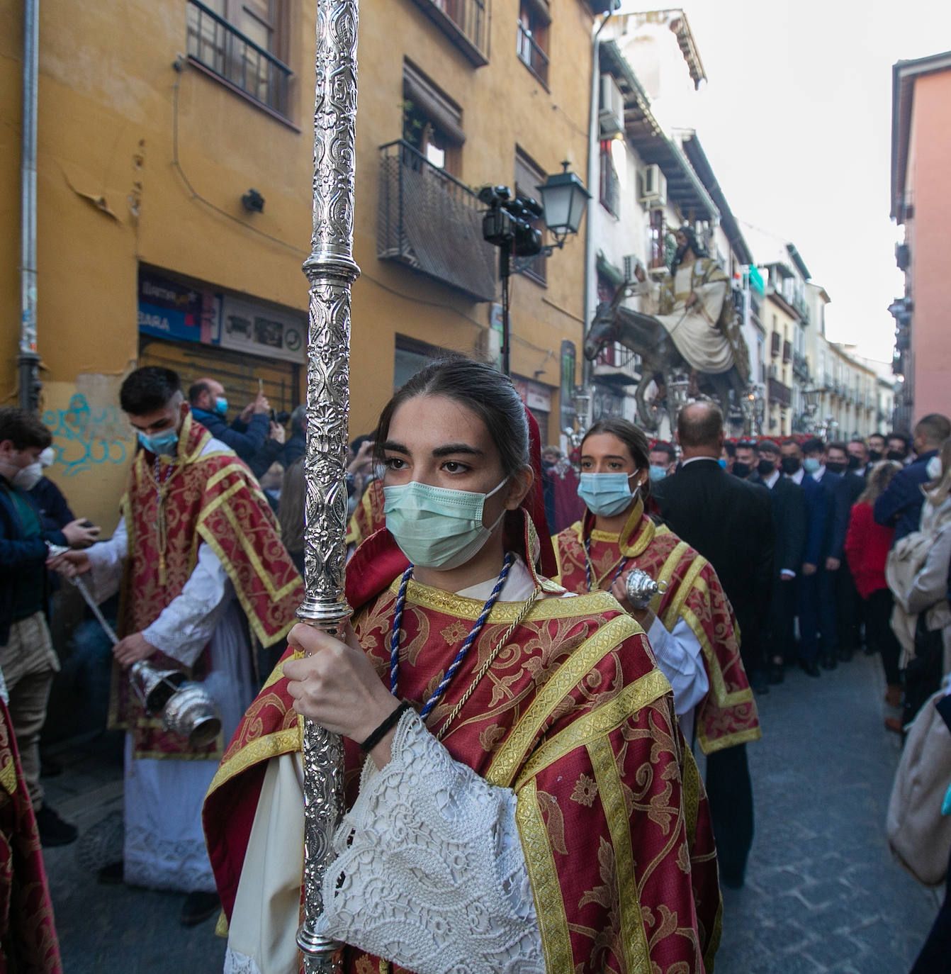 La Borriquilla y el Nazareno, por las calles de Granada.