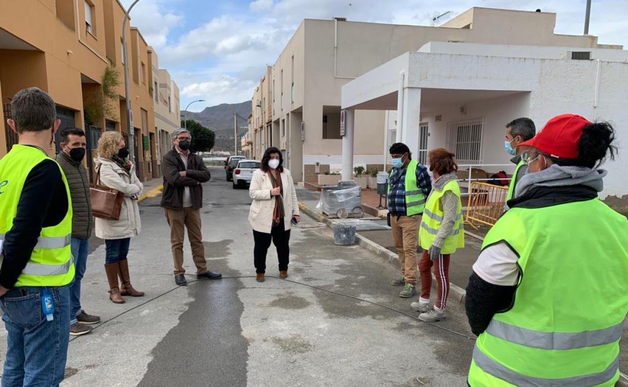 Provincia | El PFEA crea más de 2.700 jornales en los municipios de Viator y Pechina