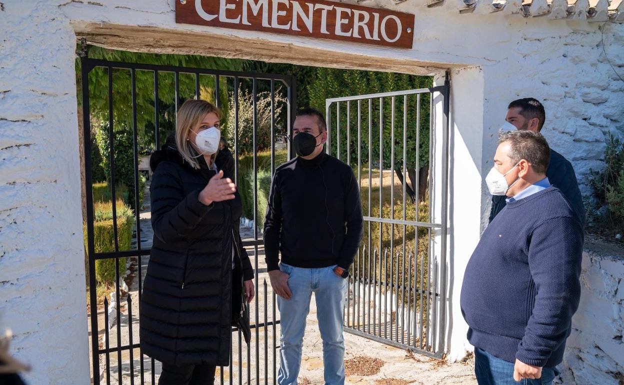 Pórtugos pide a la Diputación la instalación de luz eléctrica en el cementerio del pueblo