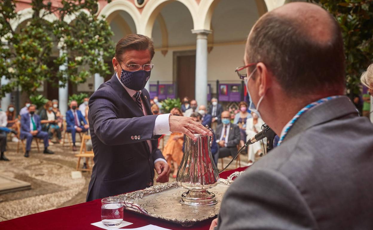 El exalcalde de Granada, Luis Salvador, en julio pasado durante la investidura de Paco Cuenca.