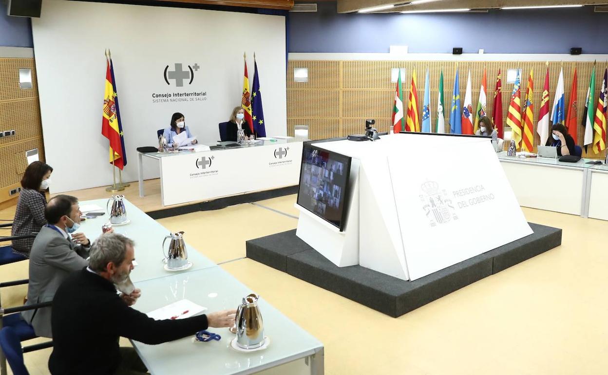 Sanidad se resiste a levantar la obligatoriedad de las mascarillas en exteriores