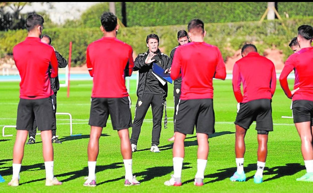 UD Almería: Rubi: «Estamos en un momento de la temporada en que me preocupa mi equipo»