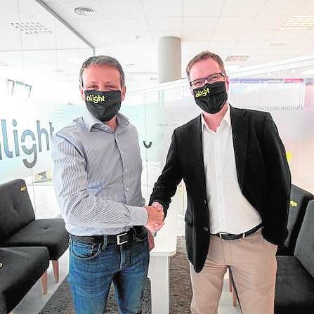 El presidente de Alight internacional Luca Saracino y el vicepresidente, Javier Toni, en la oficina de Granada.