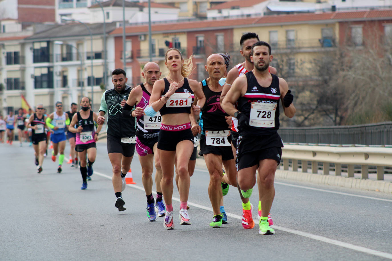 812 atletas, de ellos un centenar locales, participan en la prueba que inaugura el nuevo Circuito de Fondo en una espectacular jornada de atletismo y un exigente recorrido por el casco urbano lojeño