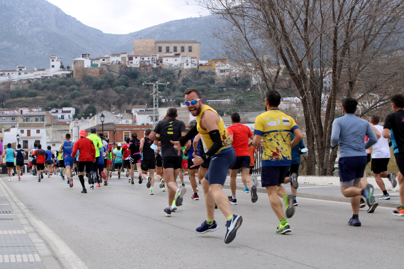 812 atletas, de ellos un centenar locales, participan en la prueba que inaugura el nuevo Circuito de Fondo en una espectacular jornada de atletismo y un exigente recorrido por el casco urbano lojeño