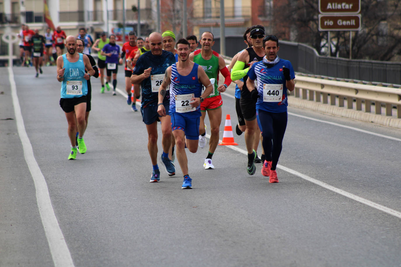 812 atletas, de ellos un centenar locales, participan en la prueba que inaugura el nuevo Circuito de Fondo en una espectacular jornada de atletismo y un exigente recorrido por el casco urbano lojeño