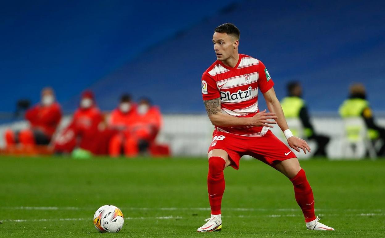 Petrovic durante su debut en el Santiago Bernabéu. 