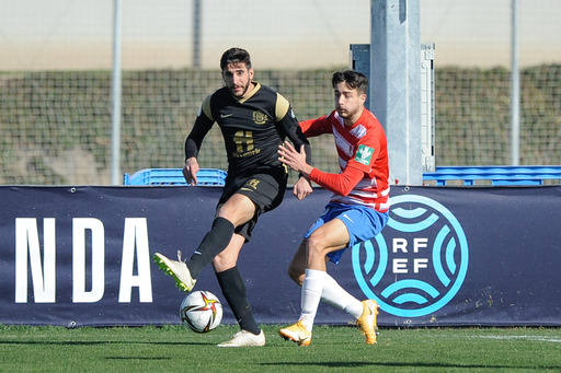Raúl Castro se espera que vuelva a repetir como titular en el lateral derecho del Recreativo. 
