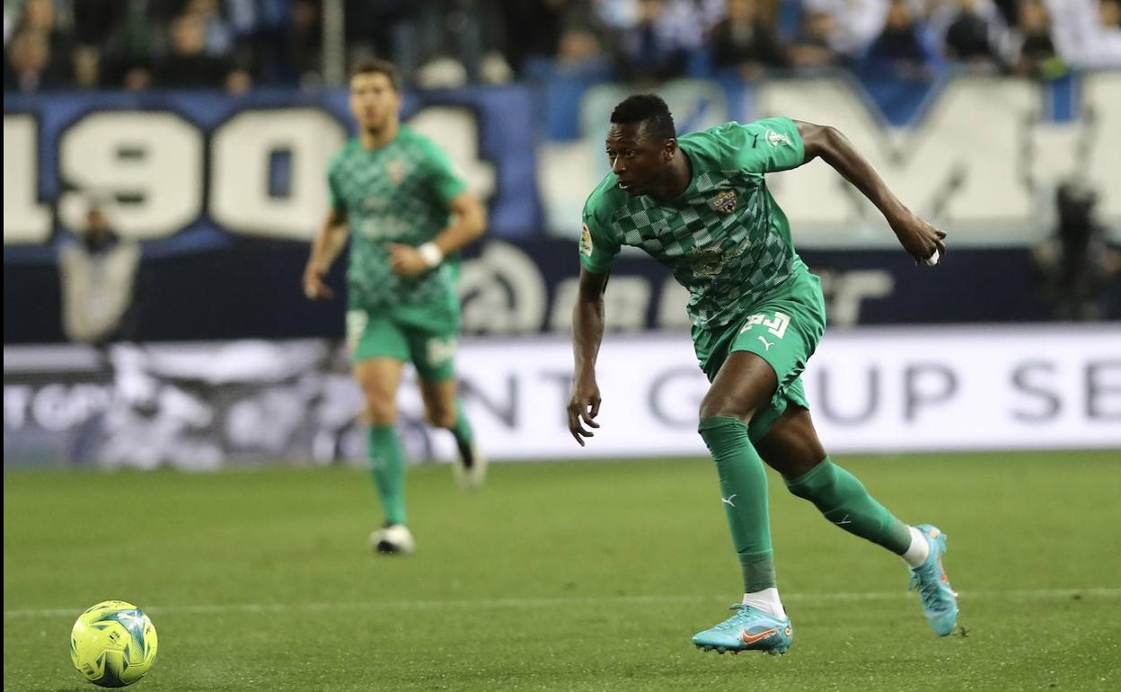 Sadiq Umar ha regresado de la Copa de África anotando dos goles, el último para darle la victoria al Almería en Málaga