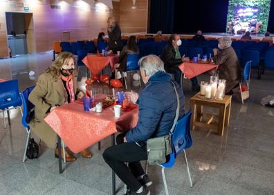 Imagen secundaria 1 - Letras para posar, un restaurante improvisado, entrevistas en el escenario... A este 'Churriana Dates' no le faltaba ni un detalle.