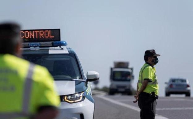 Aviso de la DGT a coches y camiones.