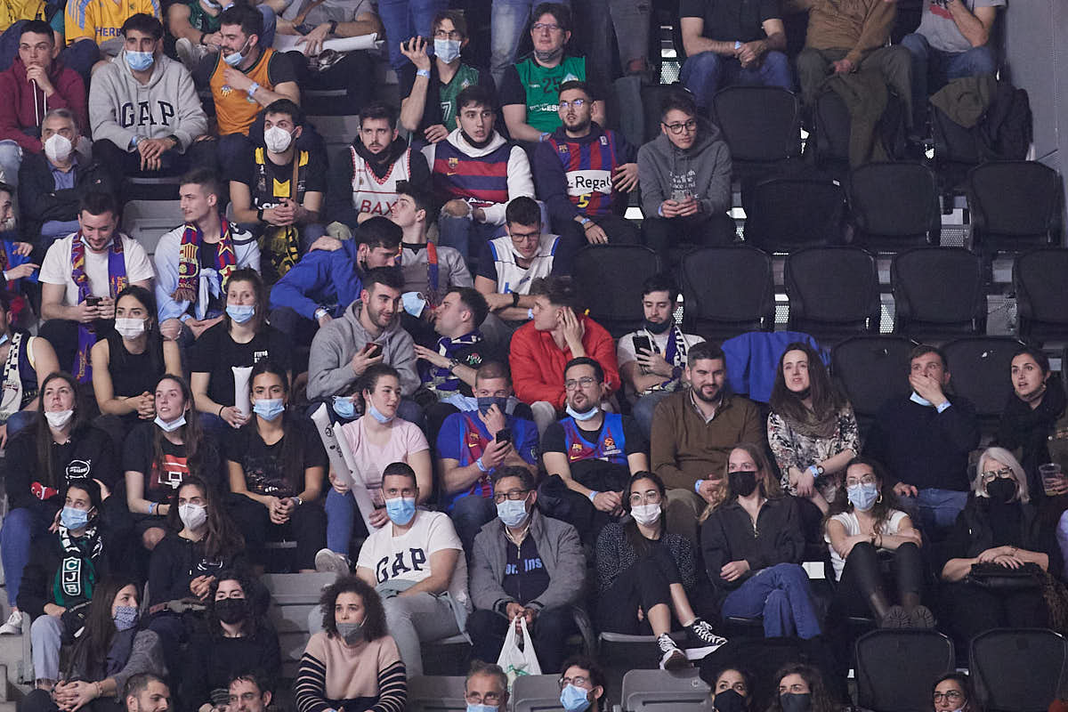 Las imágenes de las gradas del Palacio de los Deportes de Granada en el segundo encuentro de cuartos de final