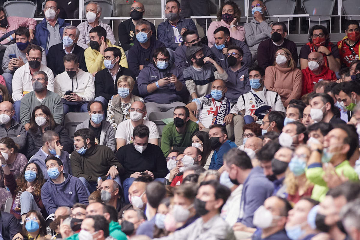 Las imágenes de las gradas del Palacio de los Deportes de Granada en el segundo encuentro de cuartos de final