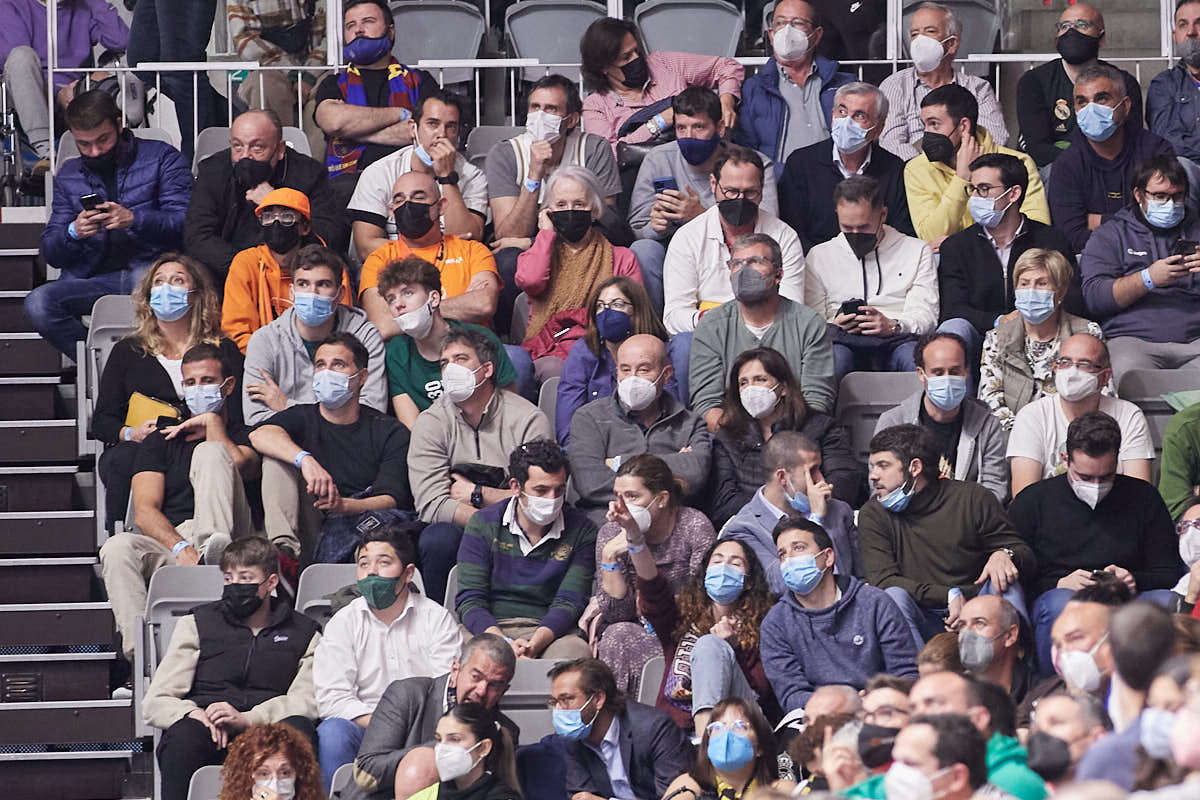 Las imágenes de las gradas del Palacio de los Deportes de Granada en el segundo encuentro de cuartos de final