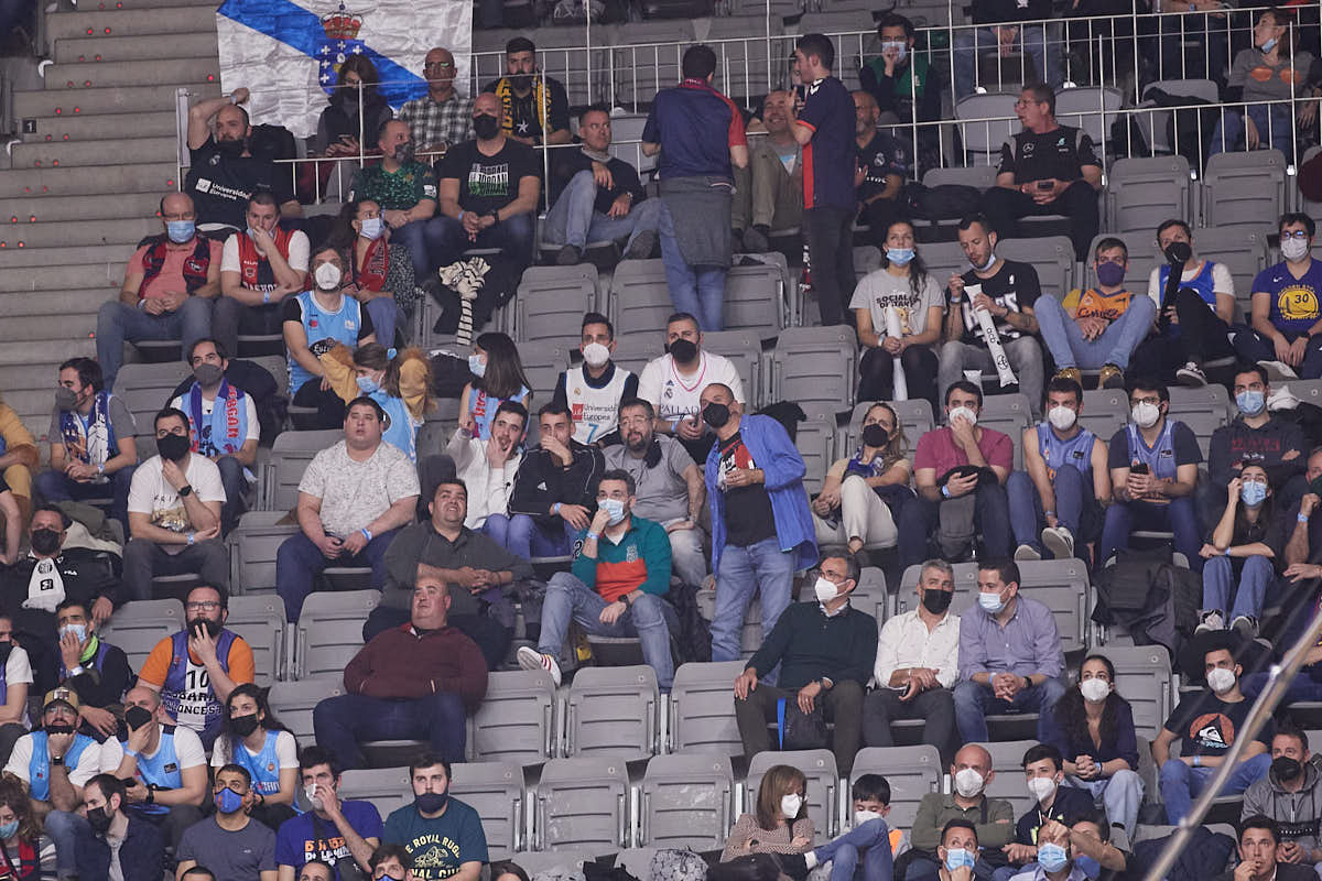 Las imágenes de las gradas del Palacio de los Deportes de Granada en el segundo encuentro de cuartos de final