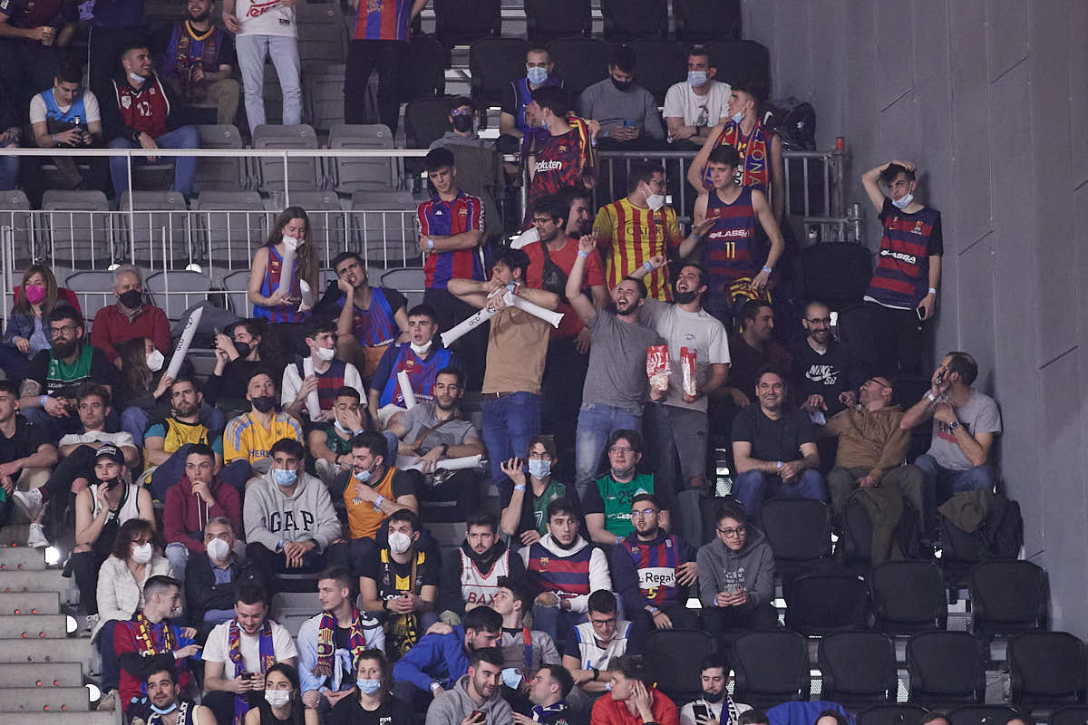 Las imágenes de las gradas del Palacio de los Deportes de Granada en el segundo encuentro de cuartos de final