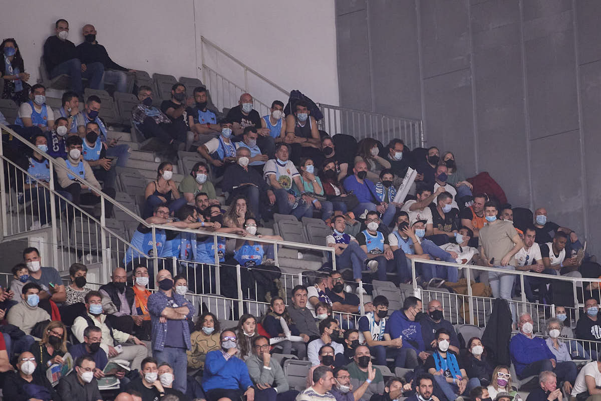 Las imágenes de las gradas del Palacio de los Deportes de Granada en el segundo encuentro de cuartos de final