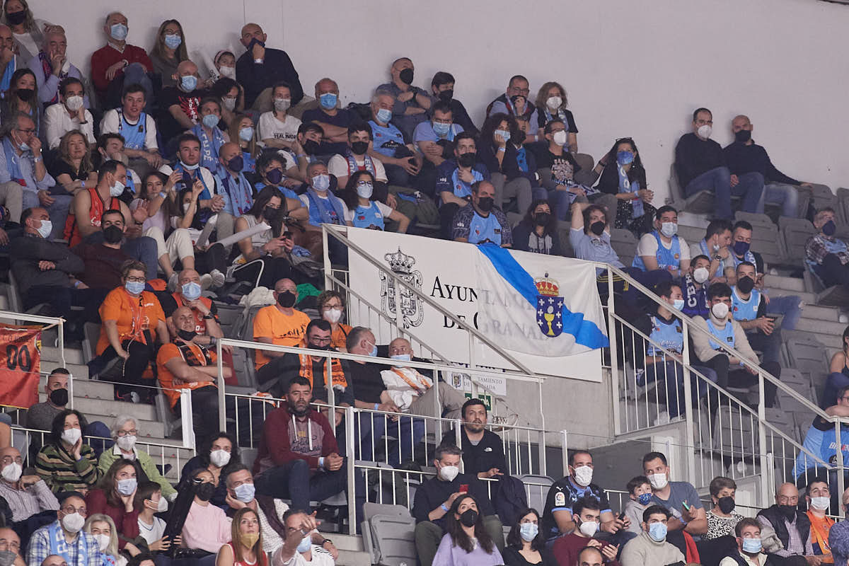 Las imágenes de las gradas del Palacio de los Deportes de Granada en el segundo encuentro de cuartos de final