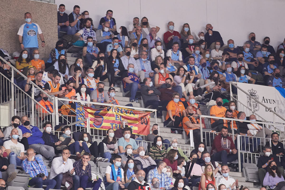Las imágenes de las gradas del Palacio de los Deportes de Granada en el segundo encuentro de cuartos de final