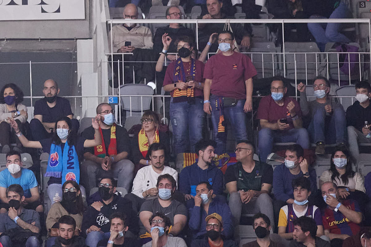 Las imágenes de las gradas del Palacio de los Deportes de Granada en el segundo encuentro de cuartos de final