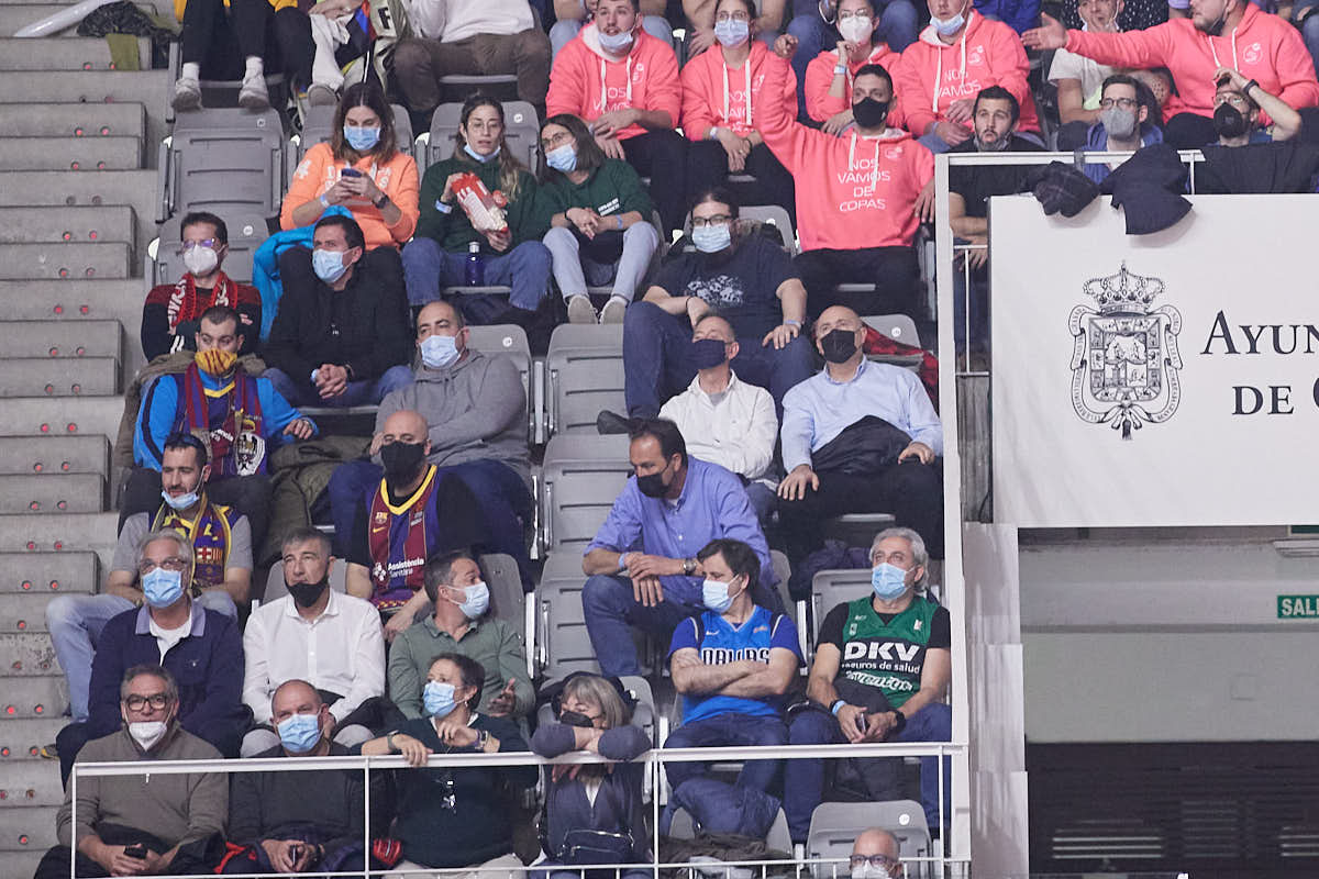 Las imágenes de las gradas del Palacio de los Deportes de Granada en el segundo encuentro de cuartos de final